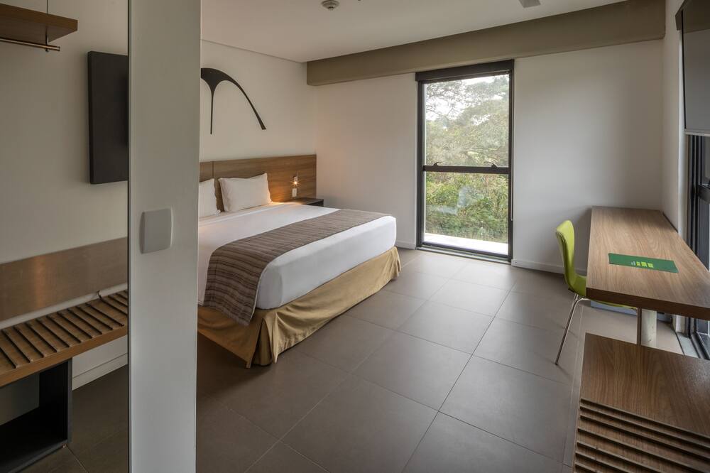 リンクス ホテル インターナショナル エアポート ガレオン 写真