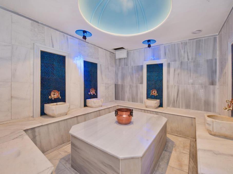 クリスタル ホテル 写真