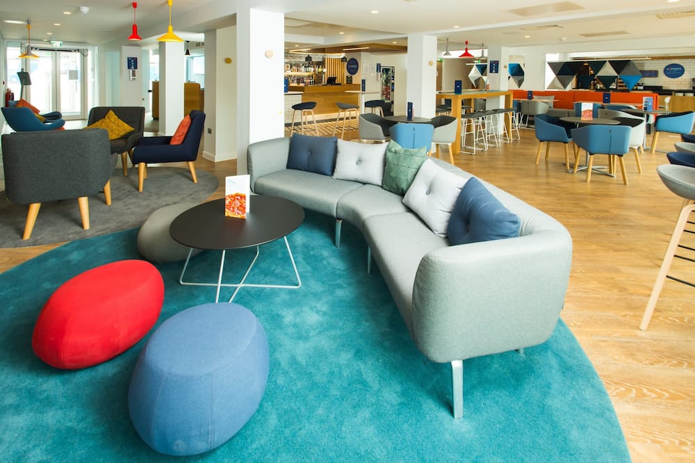 ホリデイ イン エクスプレス カーディフ ベイ バイ IHG 写真