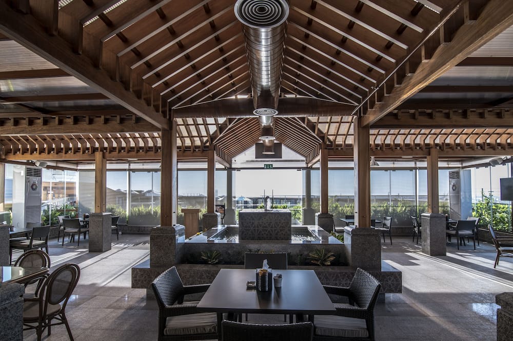 Ayla Grand Hotel 写真