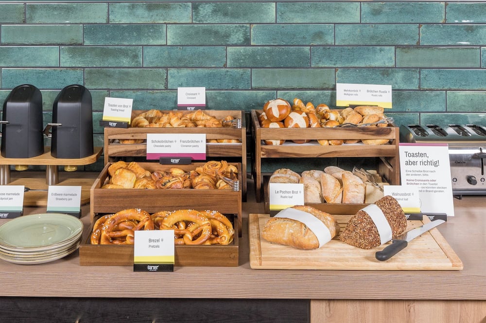 ガーナー ベルリン チェックポイント チャーリー バイ IHG 写真