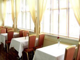 ホテル ヴァーラスキャールヴ 写真