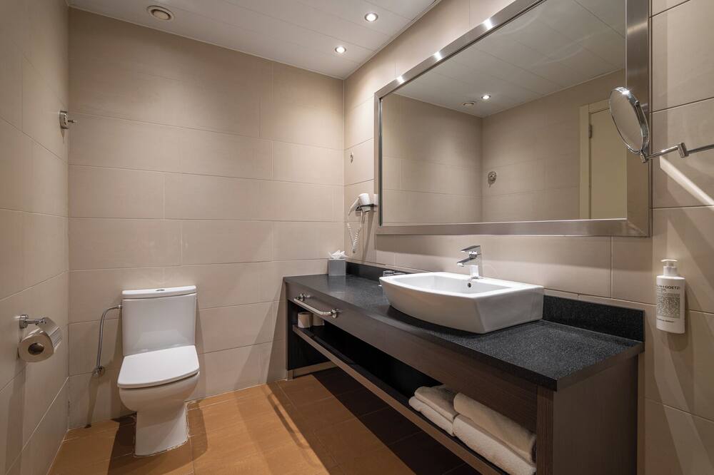 ナイトリー バルセロナ ポブレノウ 写真