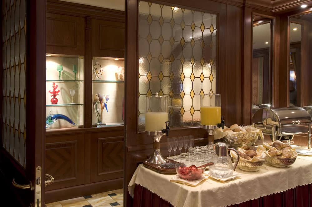 シーナ パラッツォ サンタンジェロ 写真