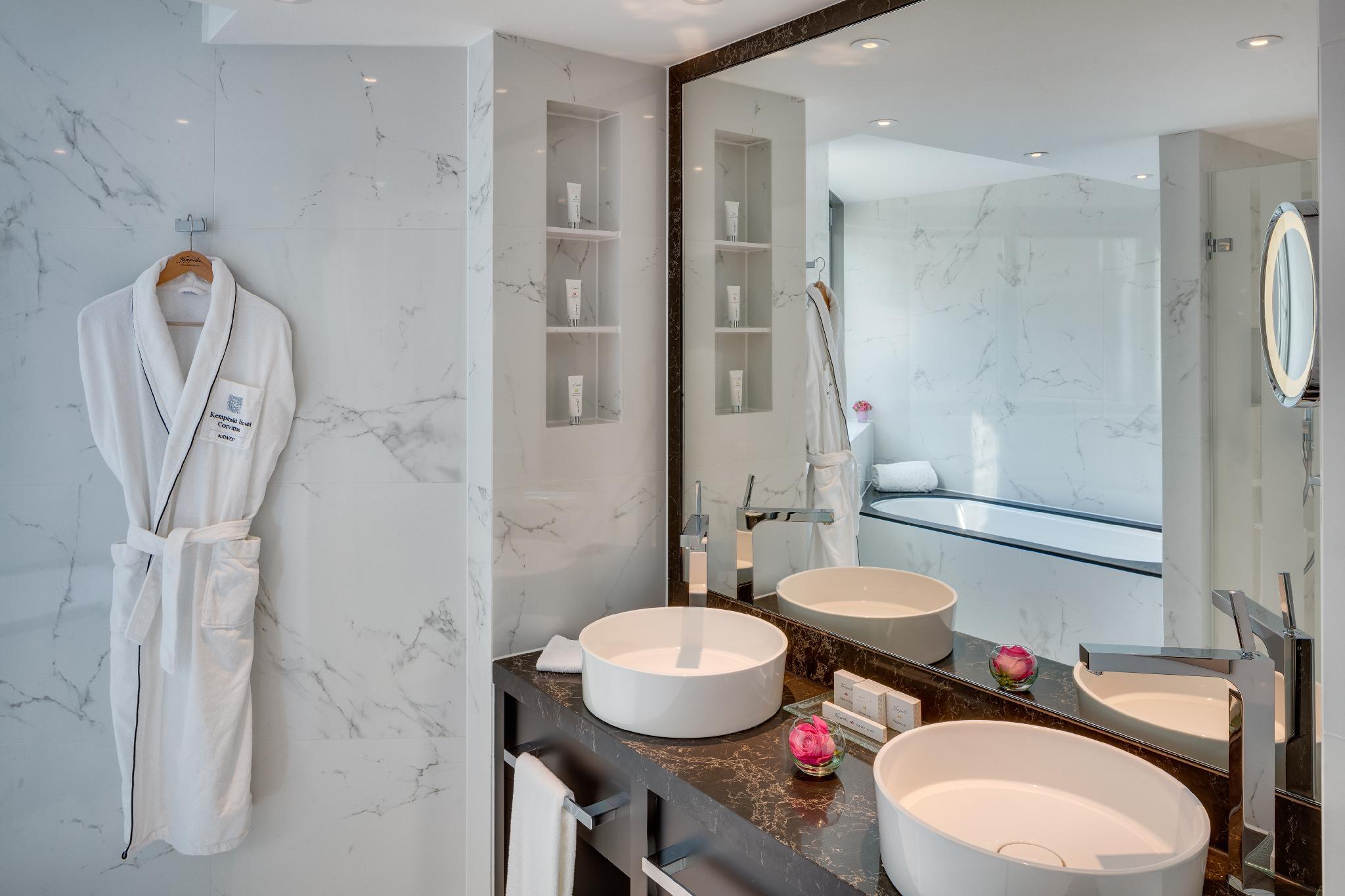 ケンピンスキ ホテル コルヴィヌス ブダペスト 写真