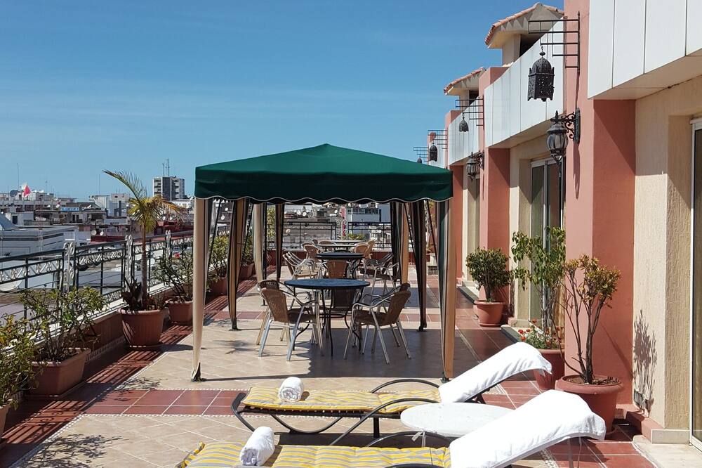 ヘルナン シェラ ホテル 写真