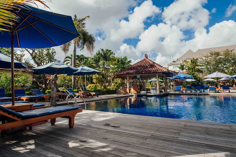 クタ プリ バンガローズ ヴィラズ アンド リゾート 写真