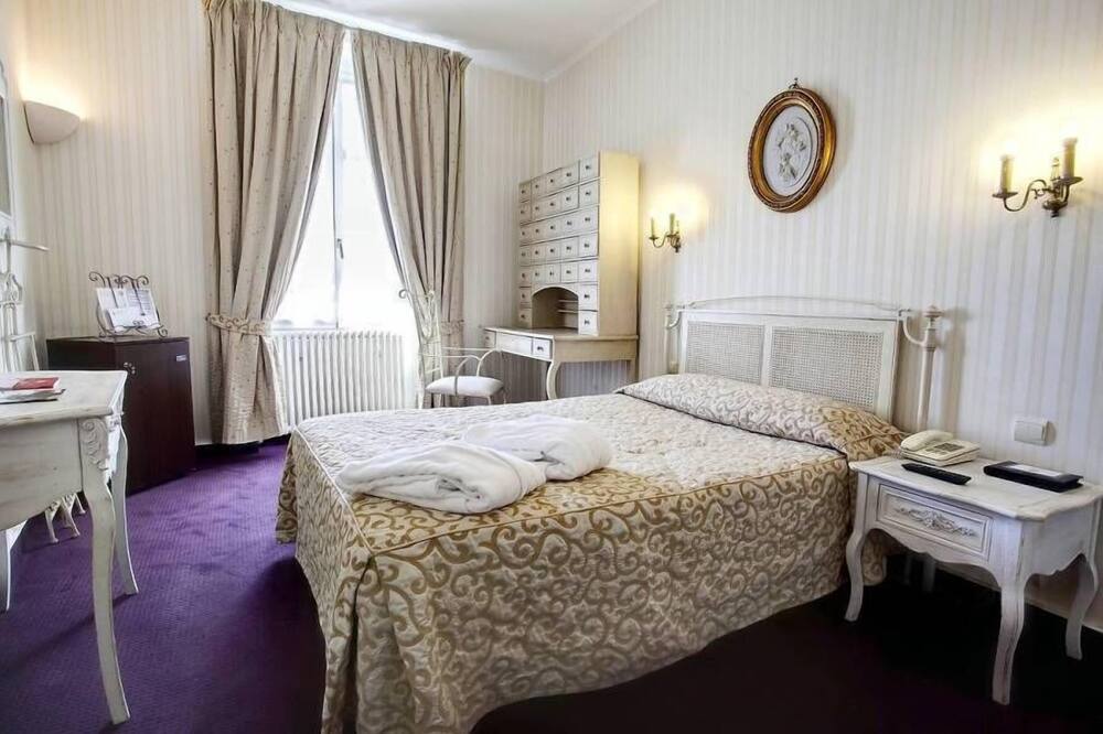 ホテル ドゥ フランス 写真