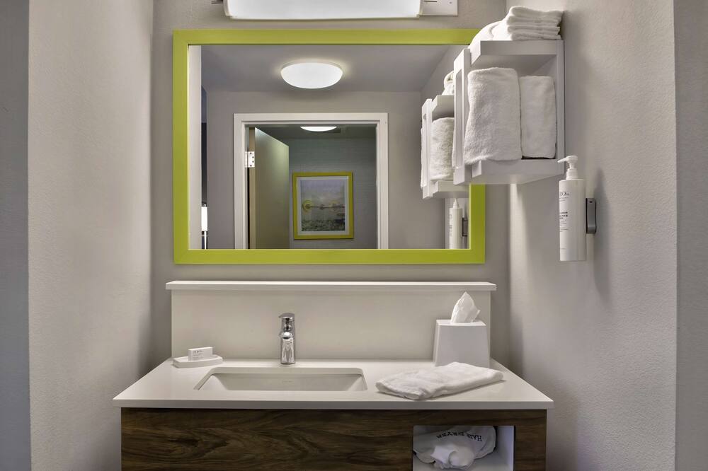 ハンプトン イン & スイーツ ジャクソン 写真