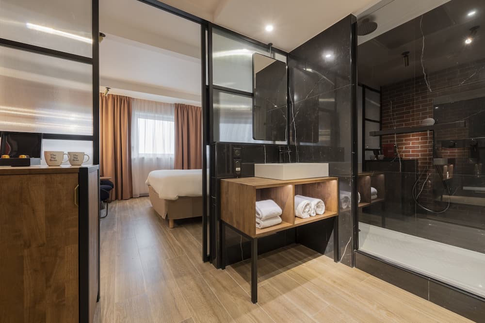 ゴールデン チューリップ パリス CDG エアポート ヴィルパント 写真