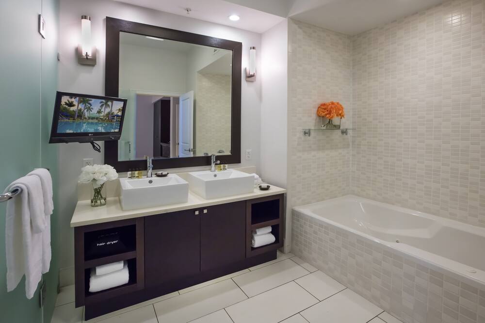 プロヴィデント ドラル アット ザ ブルー 写真