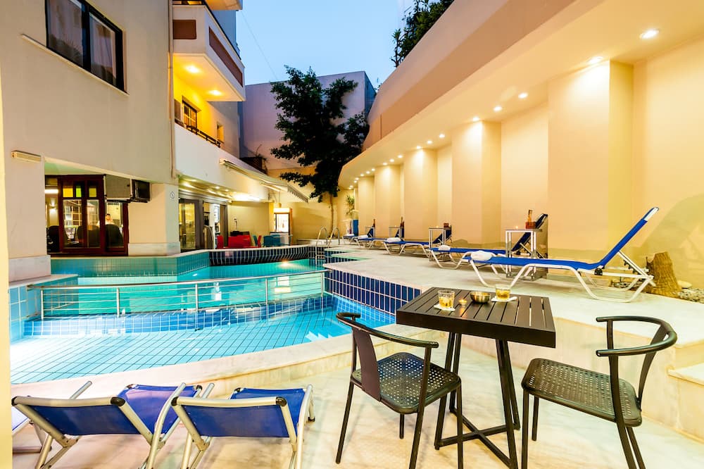 Elina Hotel 写真