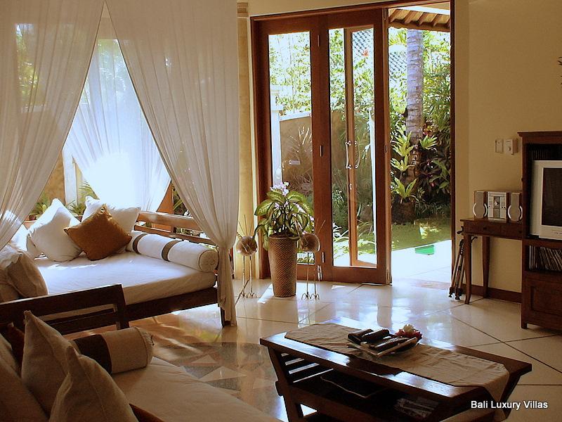 バリ エメラルド ビラ 写真