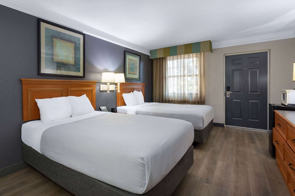 ラ キンタ イン バイ ウィンダム ペンサコーラ 写真