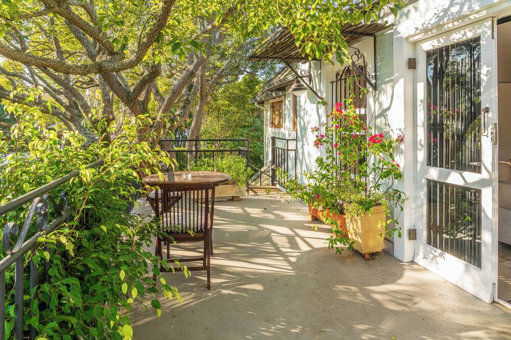 Hedge House Guest House 写真