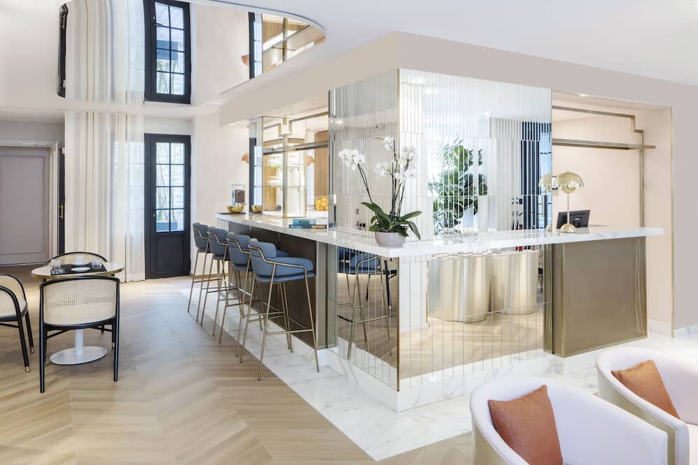 ホテル パリジャナー 写真