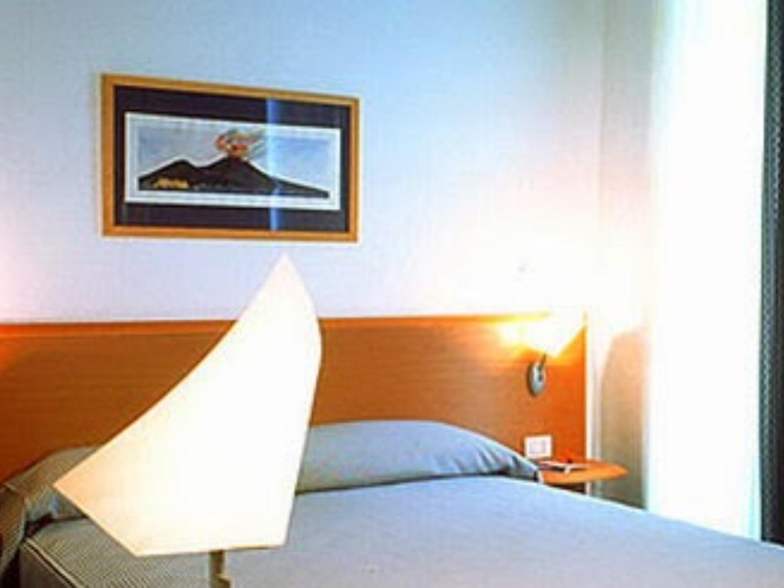 イビス スタイルズ ナポリ ガリバルディ 写真