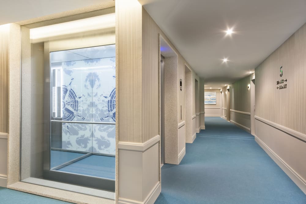 ホテル アクタ ザ アベニュー 写真