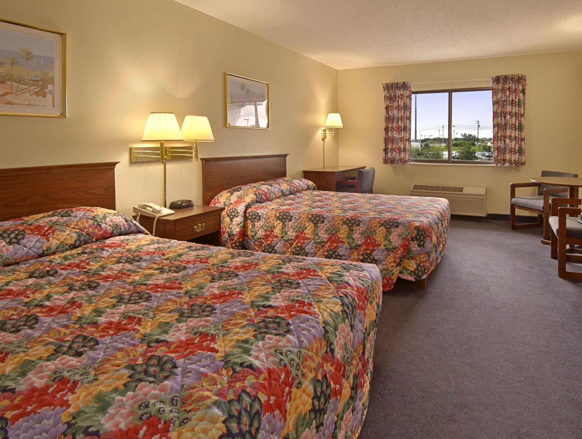 ラマダ リミテッド マウント スターリング 写真