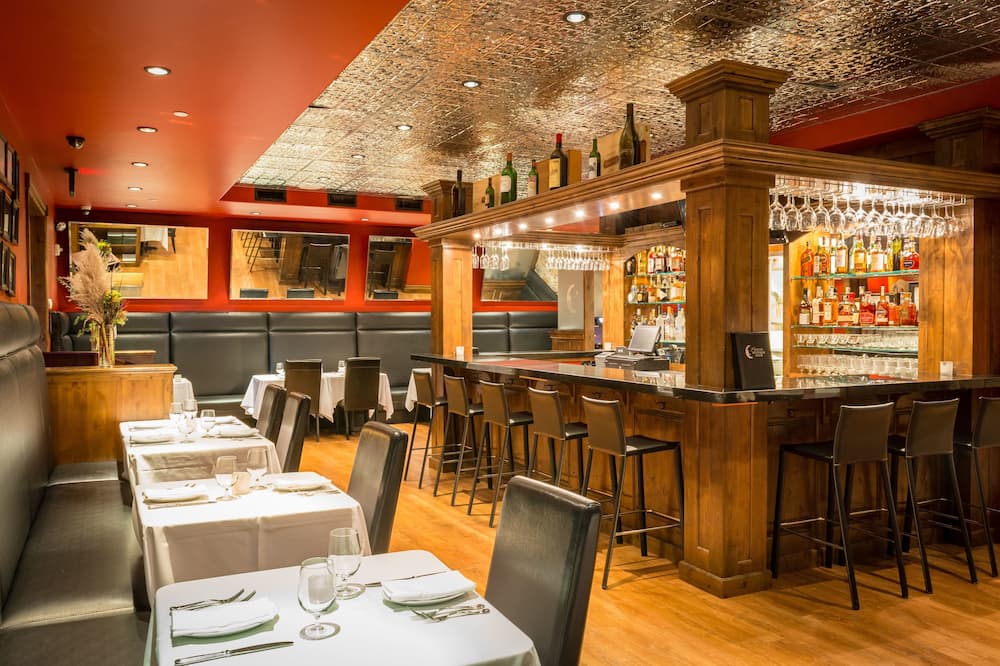 ザ ホワイト バッファロー クラブ 写真