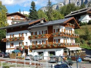 ホテル ヴィラ ネベ 写真