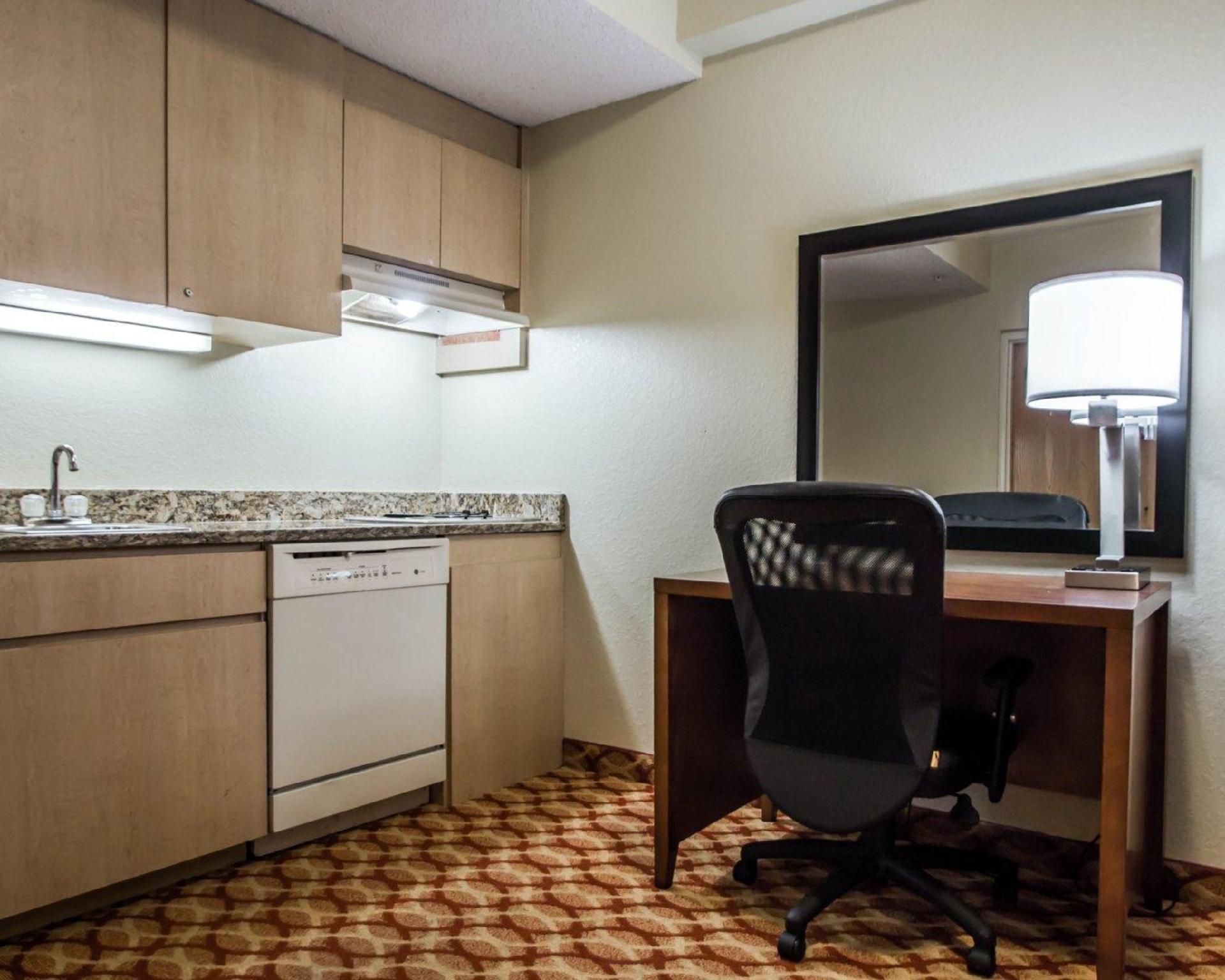 コンフォート スイーツ ダウンタウン 写真