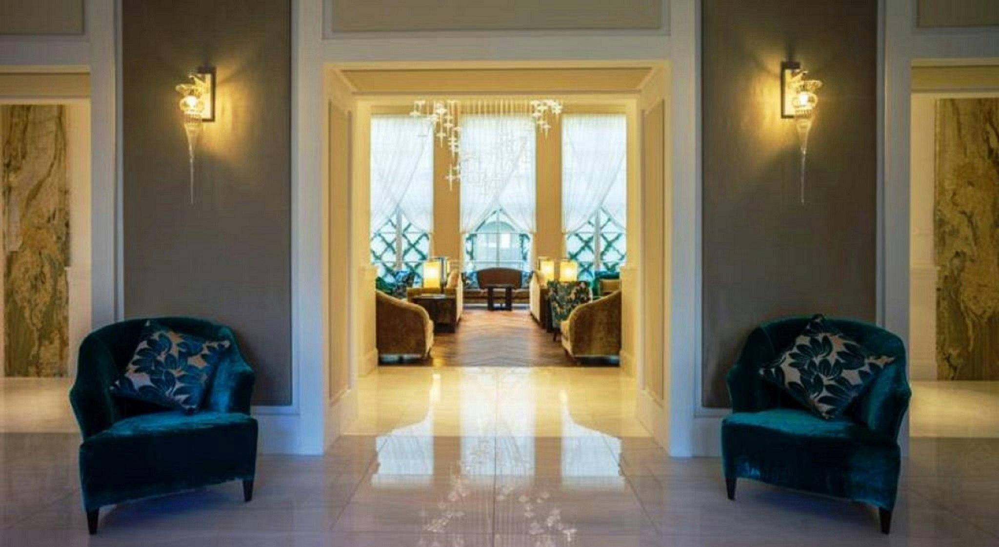 トゥリン パレス ホテル 写真