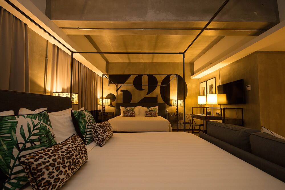 ローザ マラッカ 写真