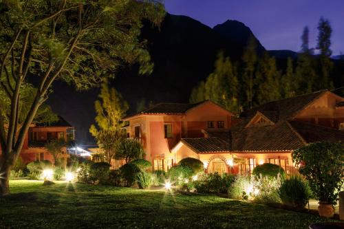 ホテル パカリタンプ 写真