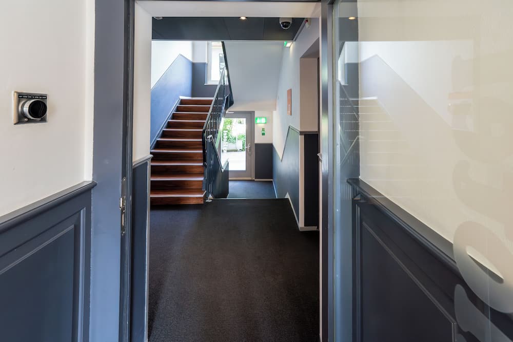 イージーホテル チューリッヒ シティ センター 写真