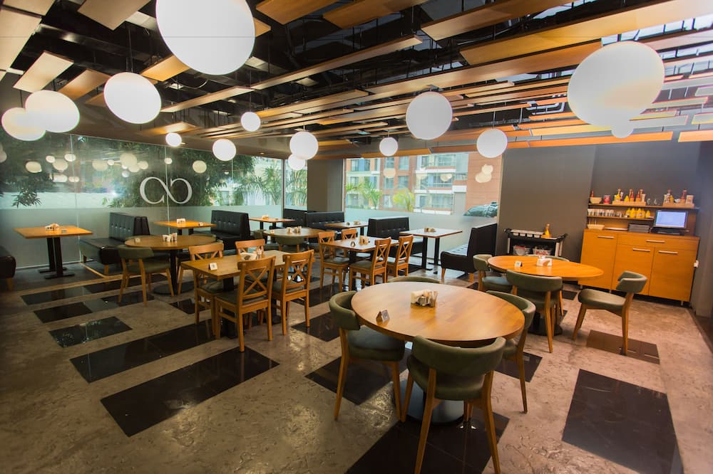 アクラ ラグジュアリー アパートメンツ カントンメンツ 写真