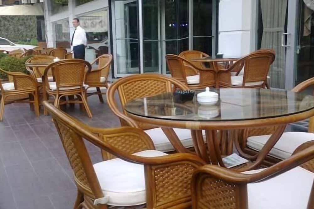 ラティフォグル ホテル 写真