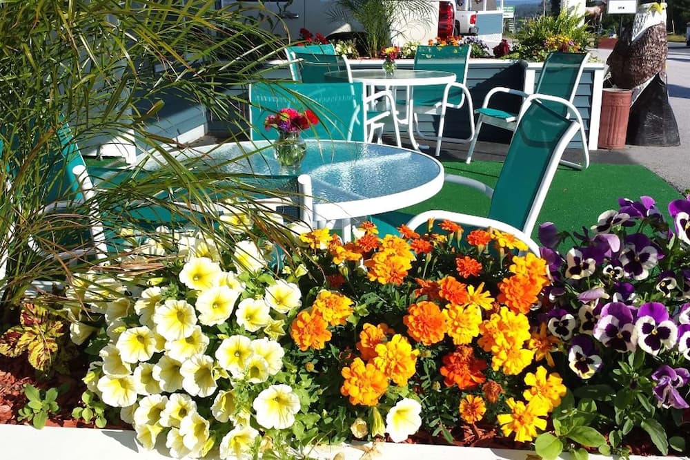 コロニアル イン エルスワース 写真