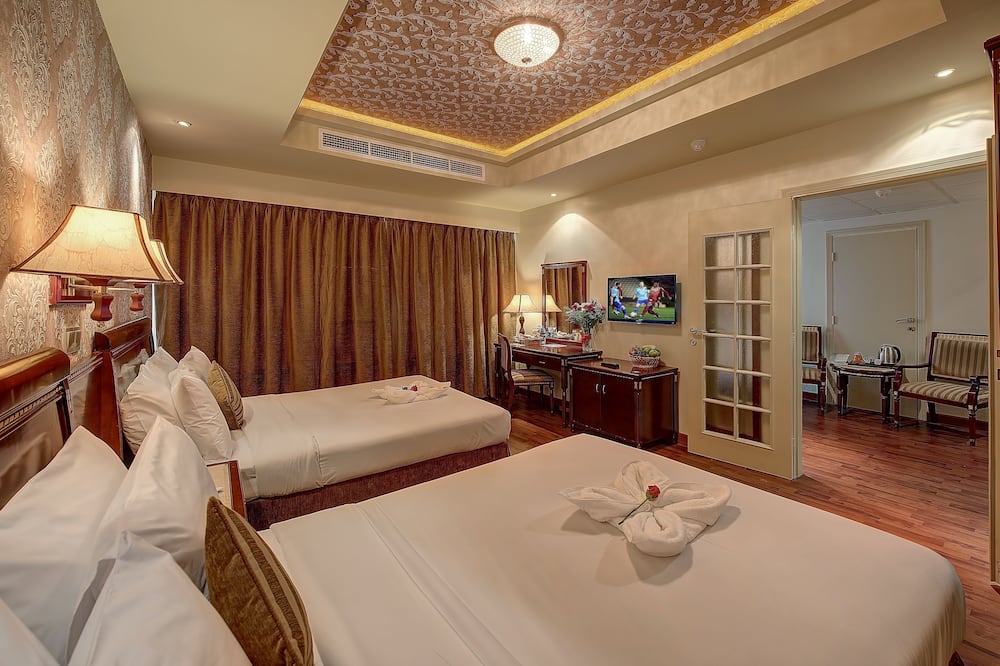 ニアル ホテル 写真