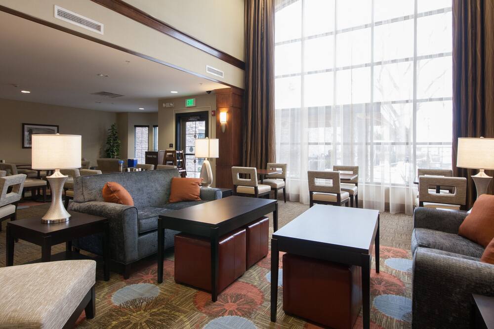 ステイブリッジ スイーツ バッファロー アムハースト バイ IHG 写真