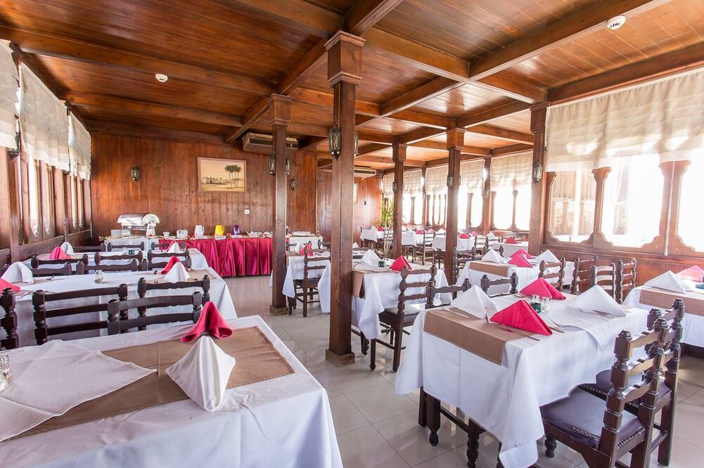 ハピ ホテル 写真