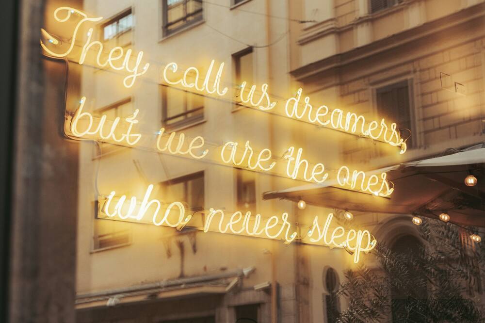 イエロースクエア ローマ 写真