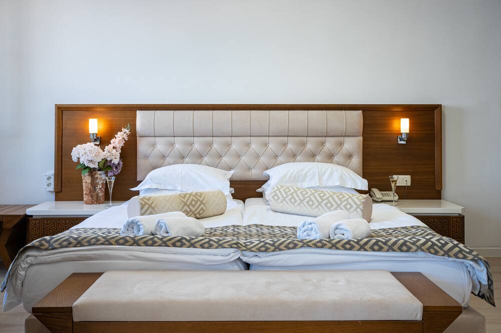 Hotel Adrovic 写真