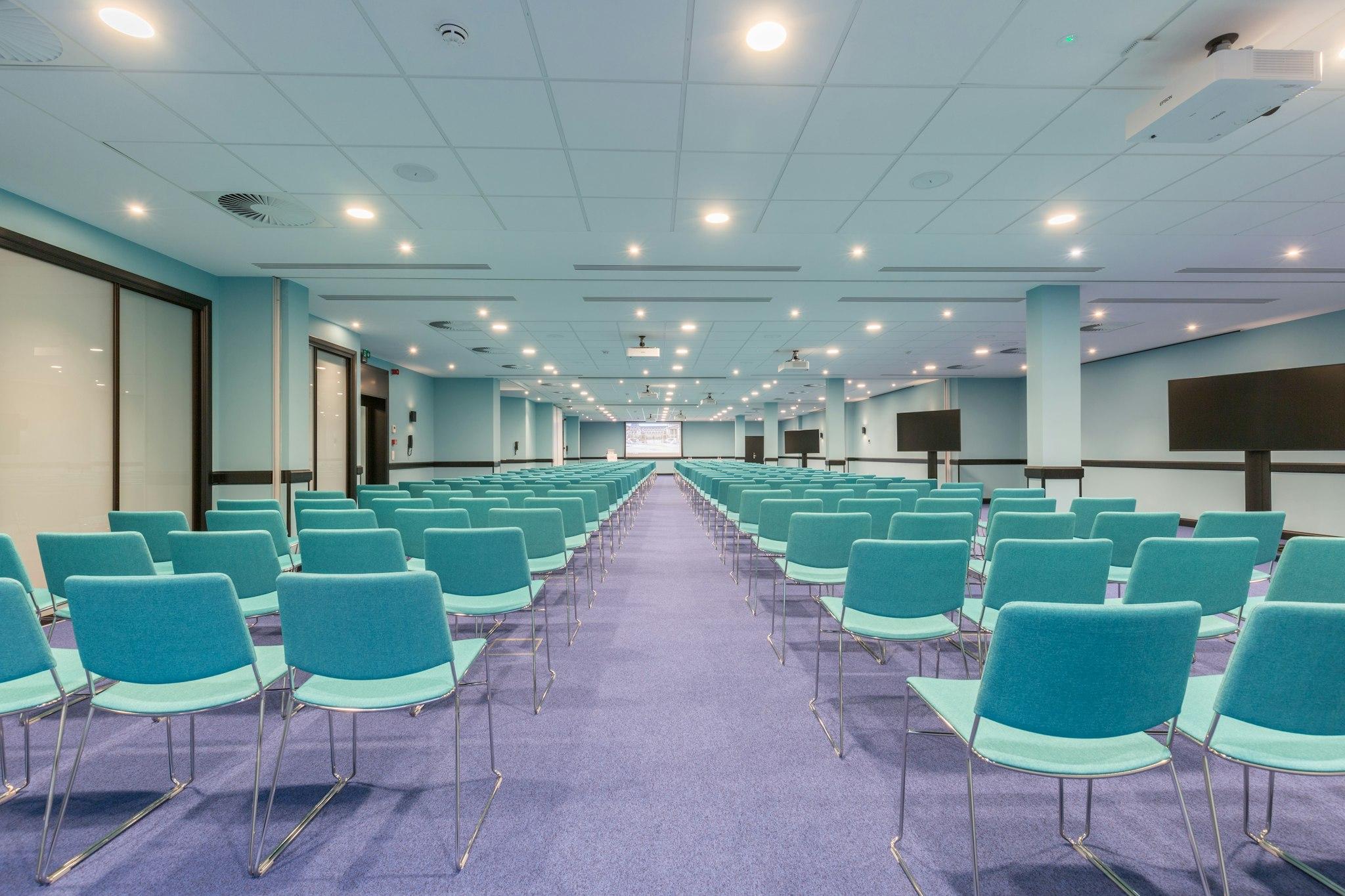 トーン ホテル ブリストル ステファニー 写真