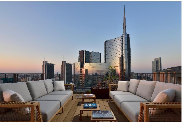 ミラノ ヴェルティカーレ ウナ エスペリエンツ 写真