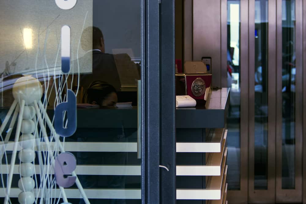 ゴールデン ホテル 写真