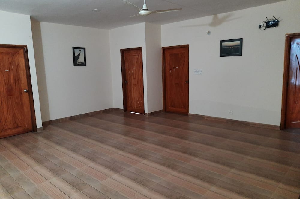 ガーデンレジデンツウッタラ - レイクビュー 写真