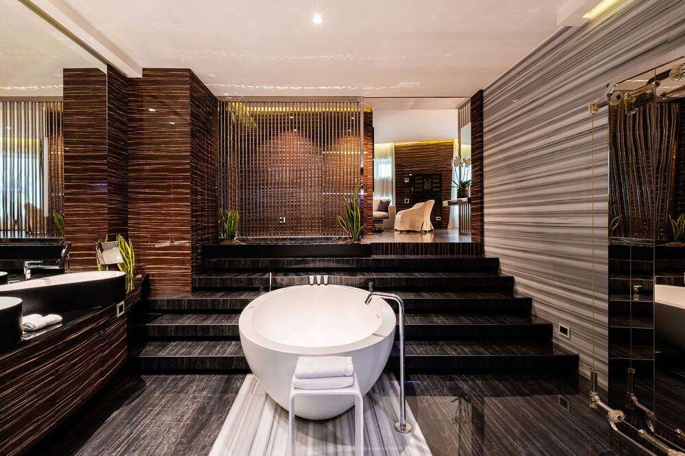 ロメロ ホテル 写真