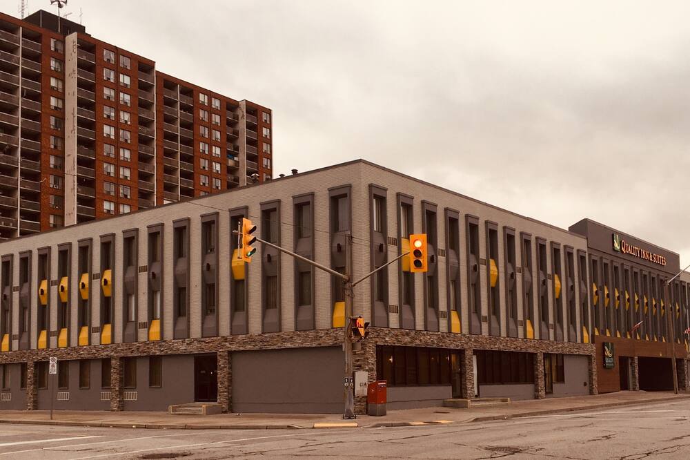 クオリティ イン & スイーツ ダウンタウン 写真