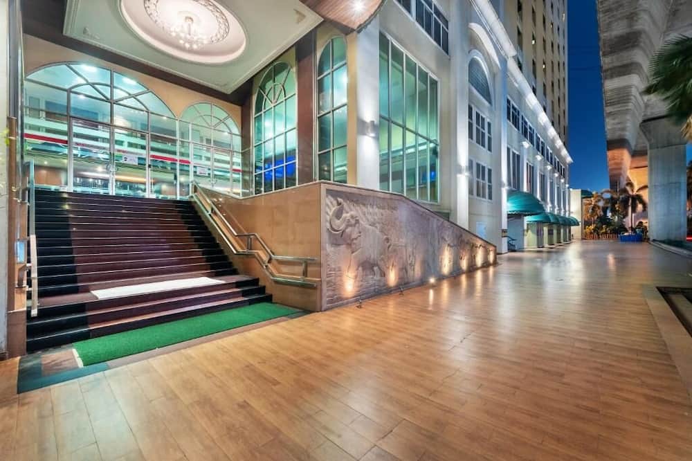 ナサ バンコク エアポート レール リンク 写真