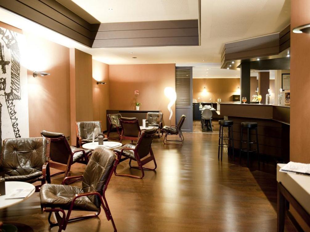 ニュー ホテル シャルルマーニュ 写真