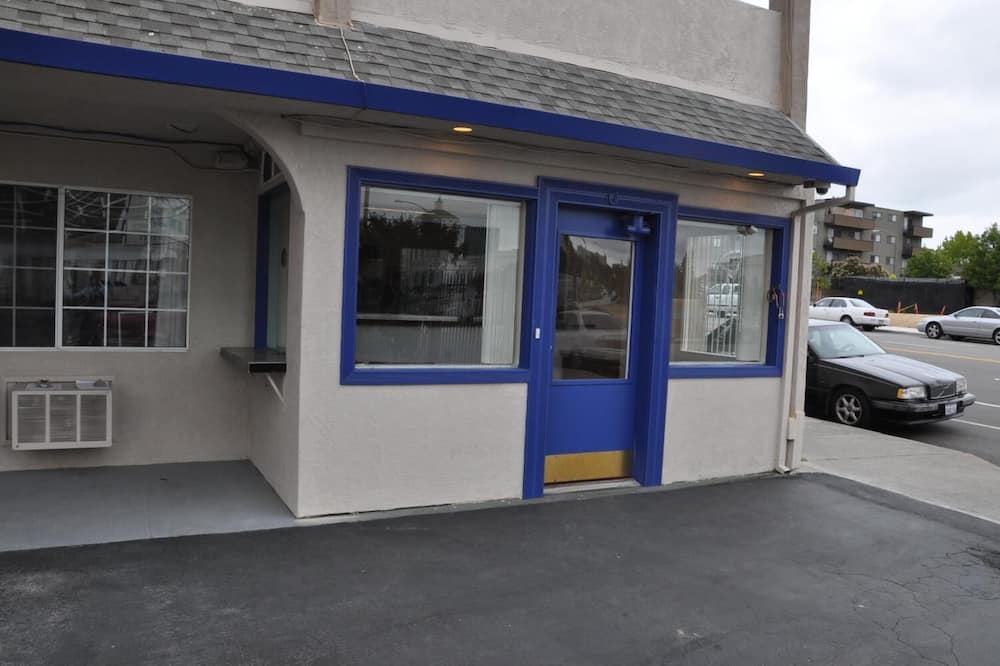 アメリカズ ベスト バリュー イン オークランド レイク メリット 写真