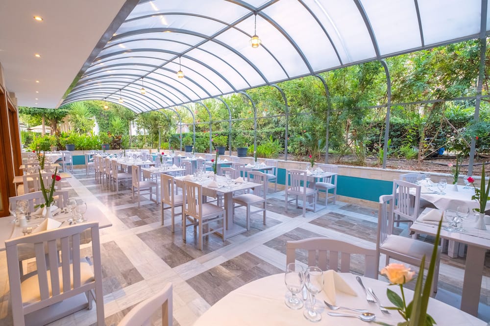 May Beach Hotel 写真