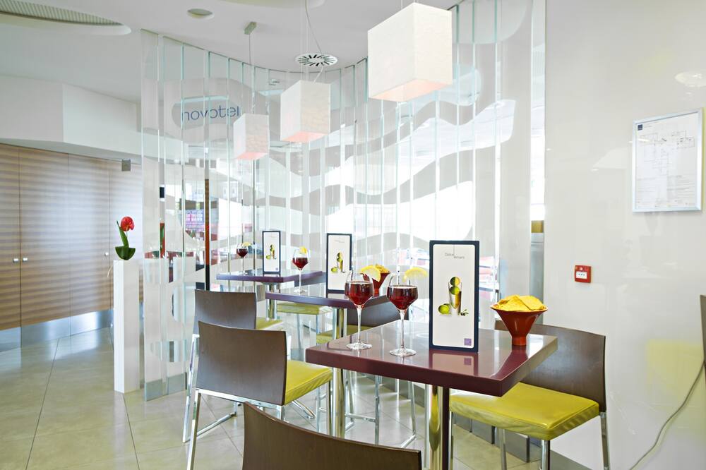 ノボテル サレルノ エスト アレキ 写真