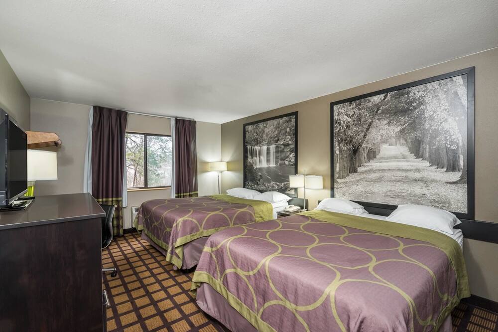 スーパー 8 バイ ウィンダム マンフォードヴィル ケンタッキー 写真